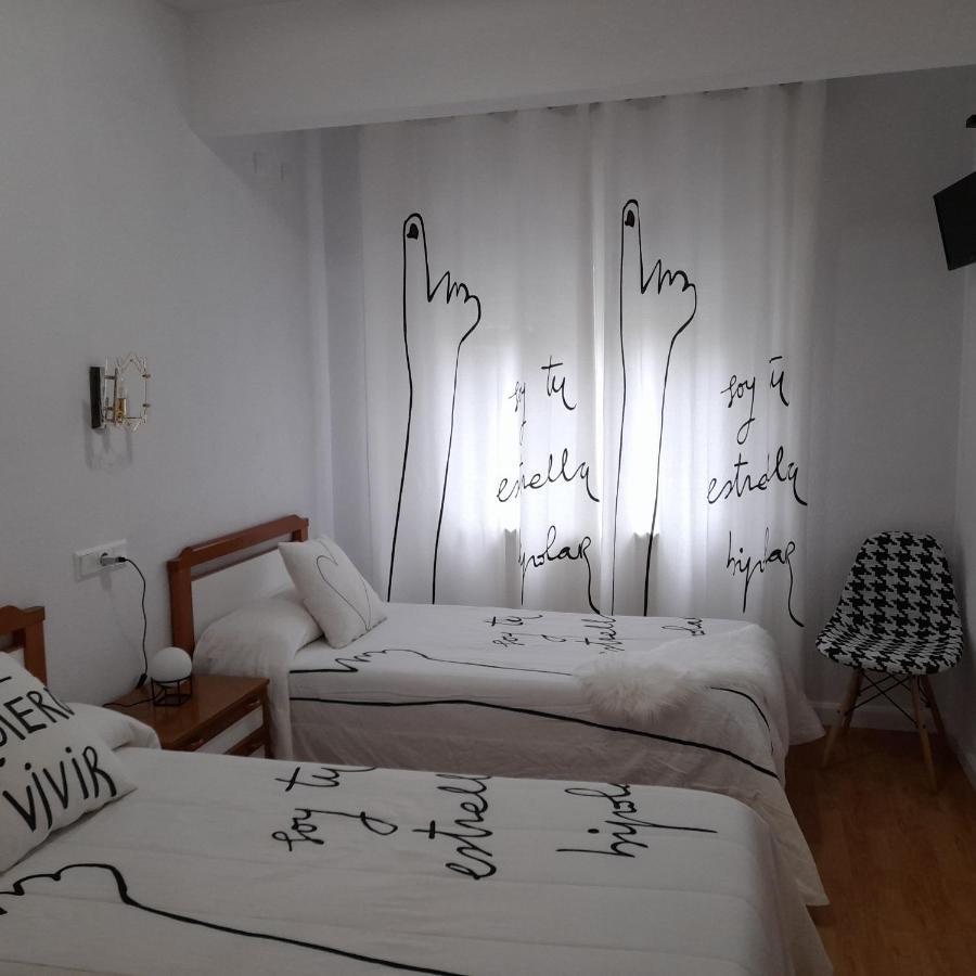 Hostal "Los Chanos El Ruso" Galende Extérieur photo