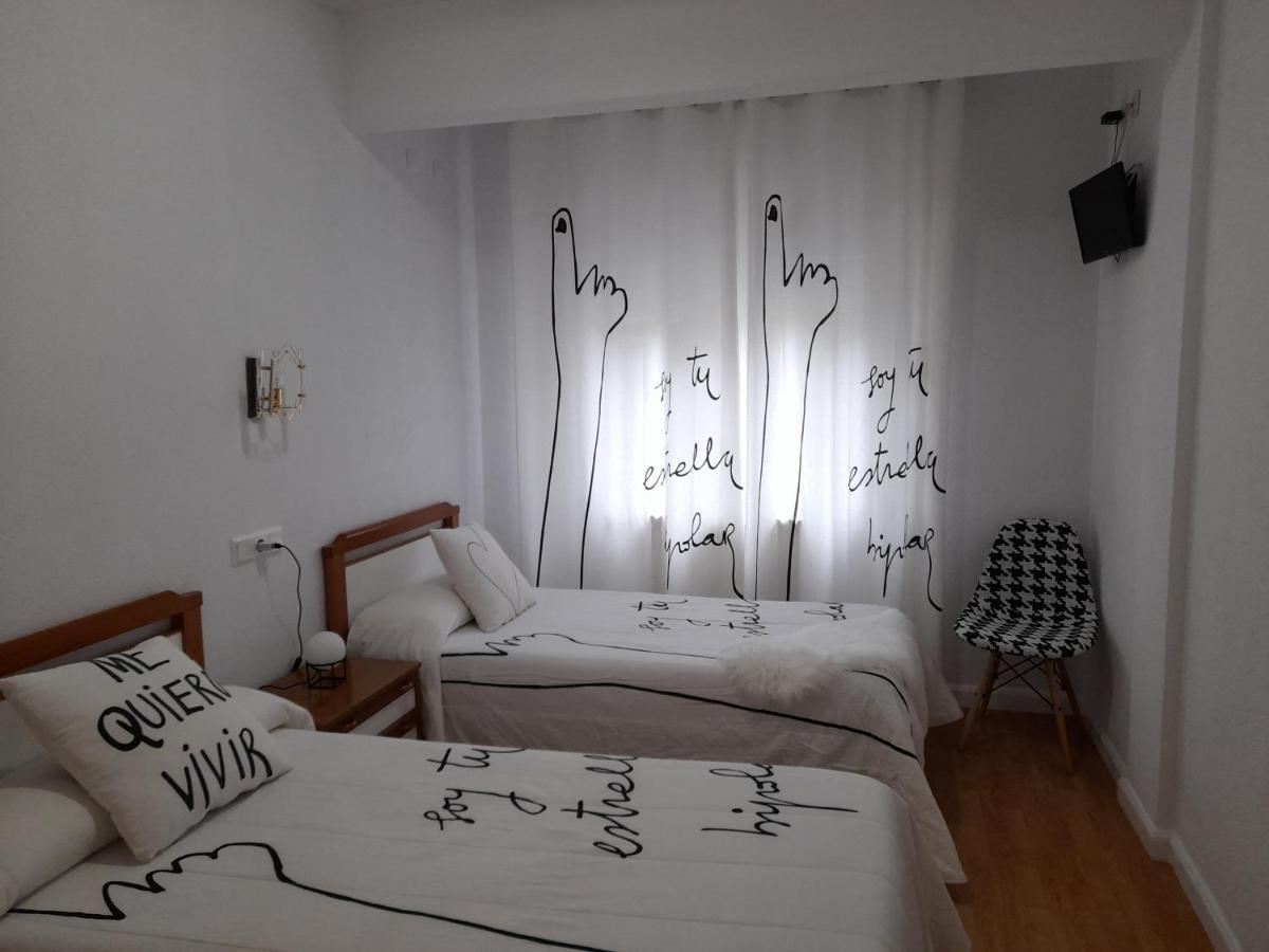 Hostal "Los Chanos El Ruso" Galende Extérieur photo