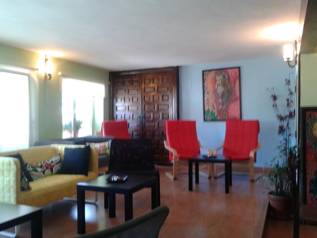 Hostal "Los Chanos El Ruso" Galende Extérieur photo