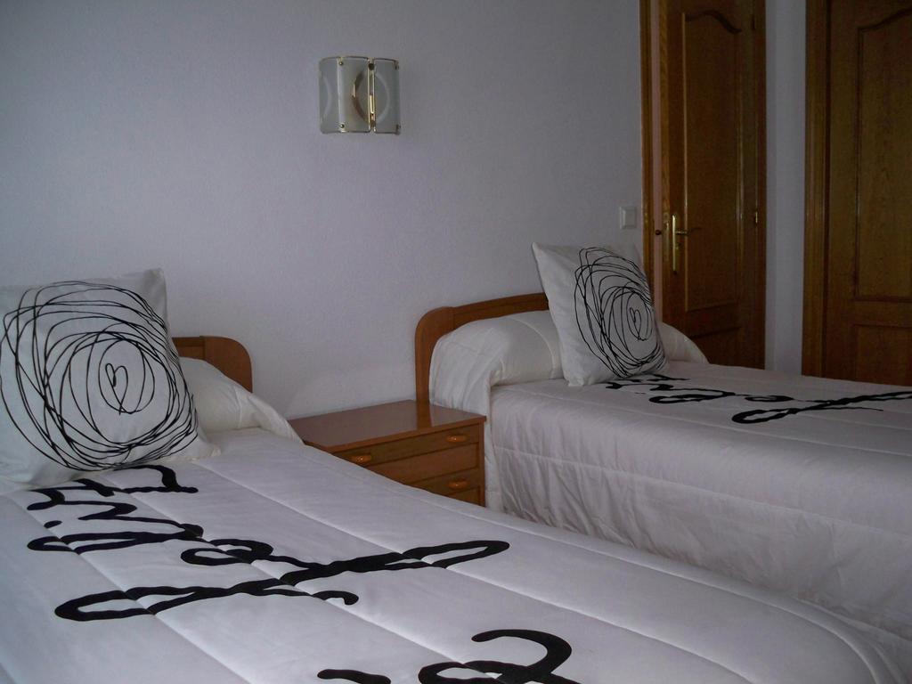 Hostal "Los Chanos El Ruso" Galende Extérieur photo