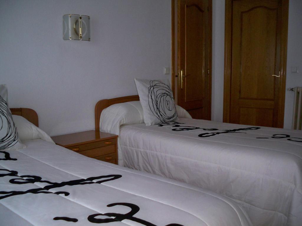 Hostal "Los Chanos El Ruso" Galende Extérieur photo