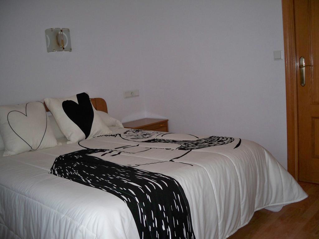 Hostal "Los Chanos El Ruso" Galende Extérieur photo