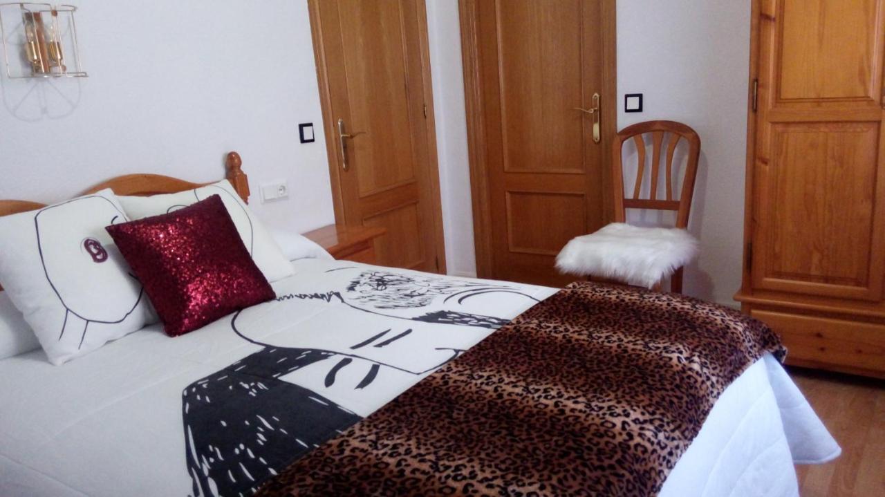 Hostal "Los Chanos El Ruso" Galende Extérieur photo